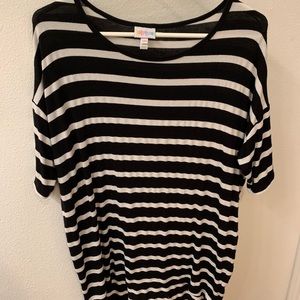 🍂LuLaRoe XXS Irma black and white striped top🍂
